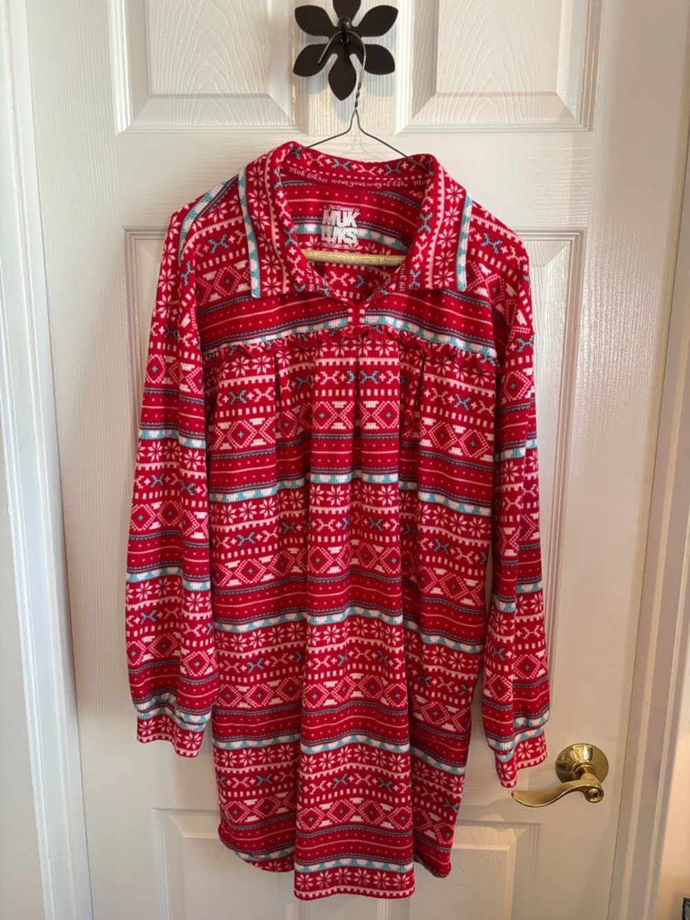 Muk Luks Red Fair Isle Pattern Fleece Pullover with Teal Accents Size Med EUC